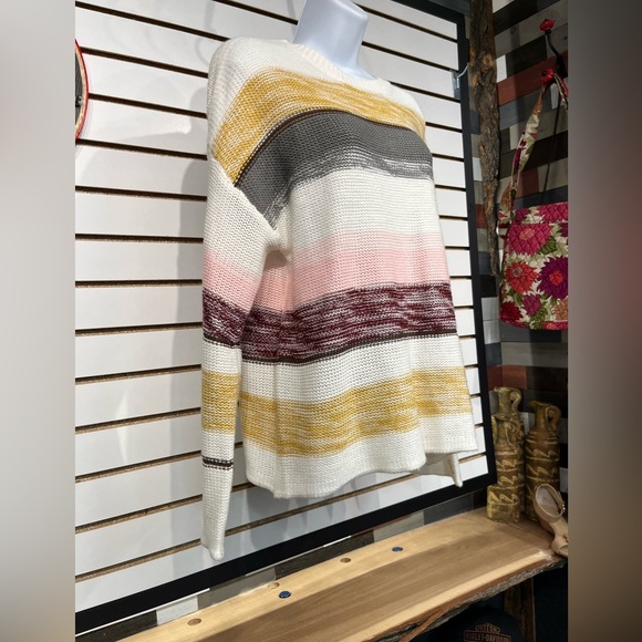 Wanna B sweater size large - Picture 3 of 8